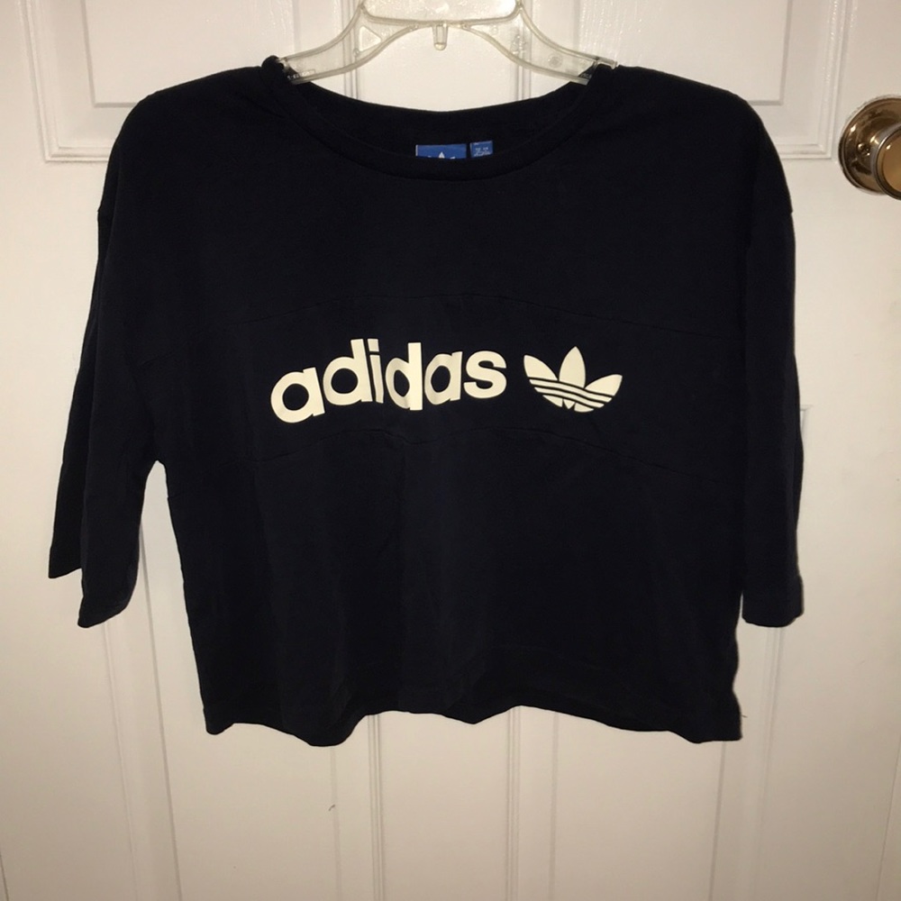 Cropped adidas shirt